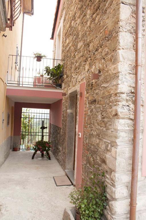 Vila Il Borgo Di Pegui Bolano Exteriér fotografie